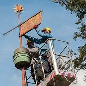 Remont pozwolił zajrzeć do wiekowego pojemnika.