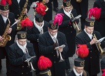 Jeden z elementów barbórkowych obchodów – przemarsze górniczych orkiestr.