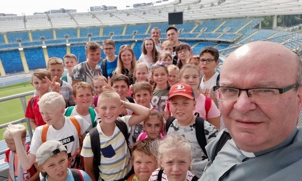 Konkurs "Selfie z księdzem"