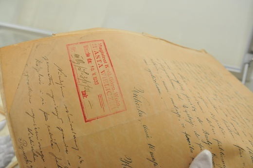 Cenne archiwalia odnalezione w Wieliczce