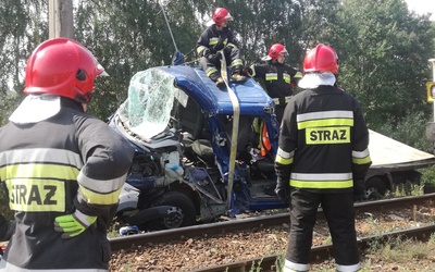 Wypadek na przejeździe pod Skierniewicami