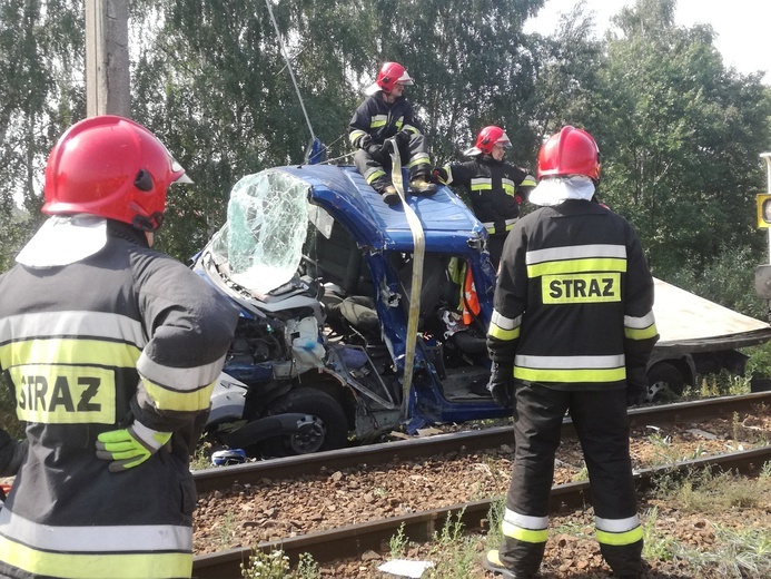 Wypadek na przejeździe pod Skierniewicami