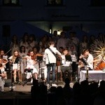 Koncert Uwielebienia