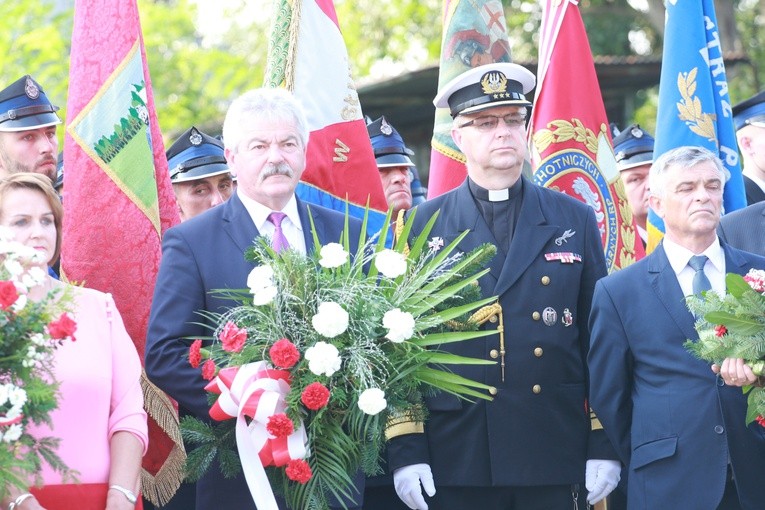 Pomnik w Ćwikowie jak nowy