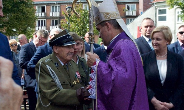 Bp Zbigniew Zieliński odprawił Eucharystię za poległych pocztowców