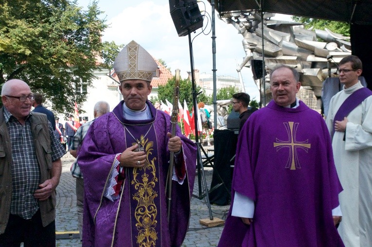 Nie możemy żyć, nie pamiętając