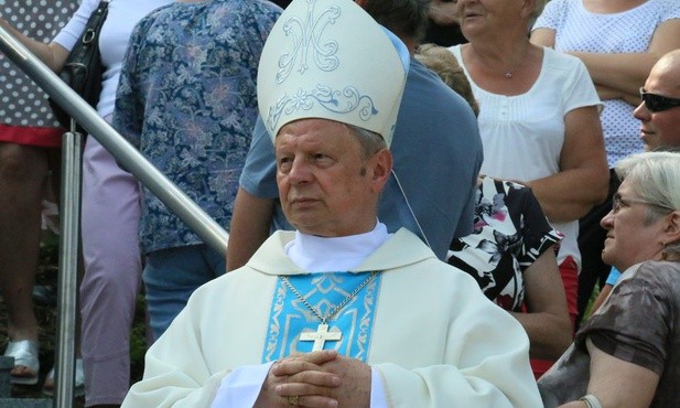 Bp Henryk Tomasik wygłosił homilię podczas uroczystej sumy.