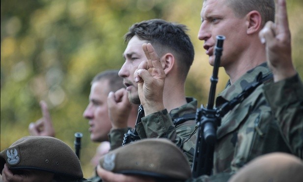 Ponad stu ochotników WOT złożyło przysięgę w Warszawie