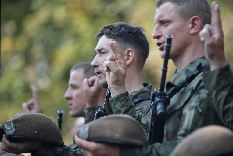 Ponad stu ochotników WOT złożyło przysięgę w Warszawie