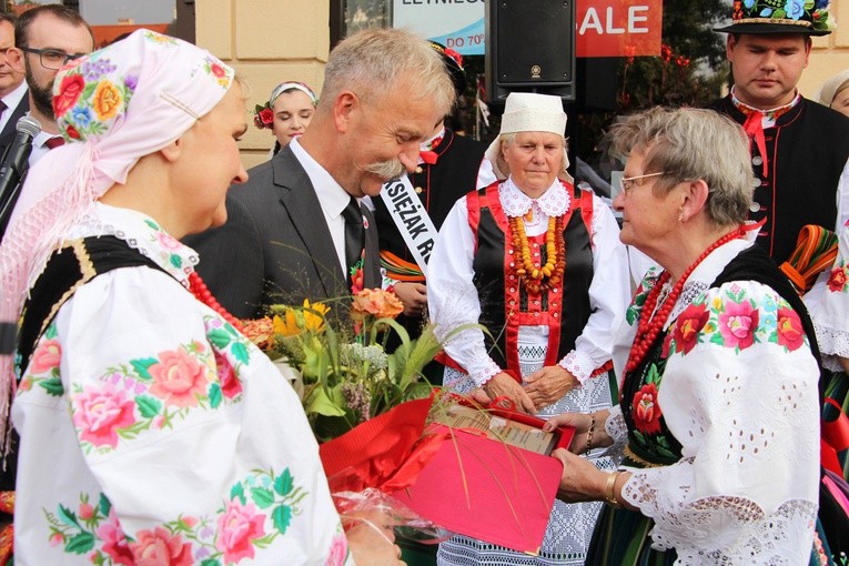 Odsłonięcie Gwiozd Łowickich