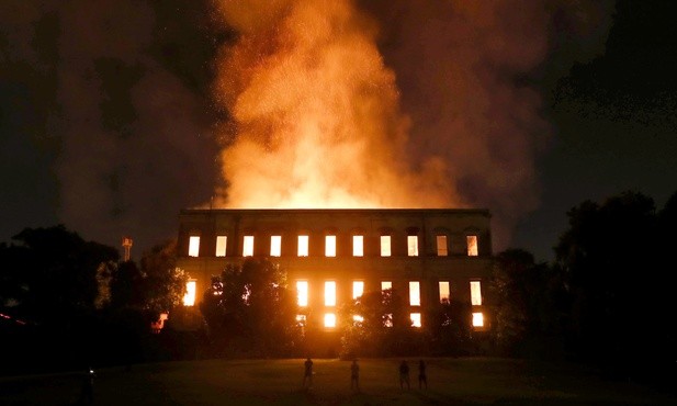 Płonie Muzeum Narodowe w Rio de Janeiro