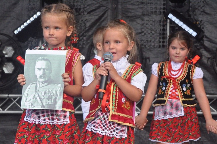Przedszkolaki z Kierlikówki patriotycznie
