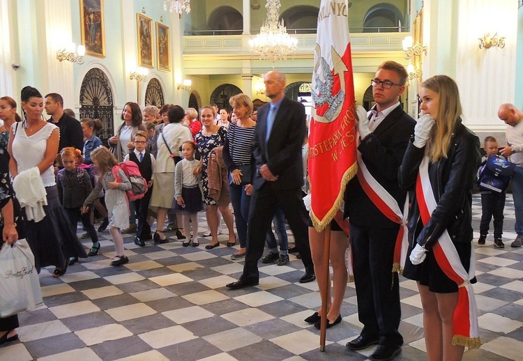 Inauguracja roku szkolnego z bp. Piotrem Gregerem w Cieszynie