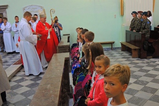 Inauguracja roku szkolnego z bp. Piotrem Gregerem w Cieszynie