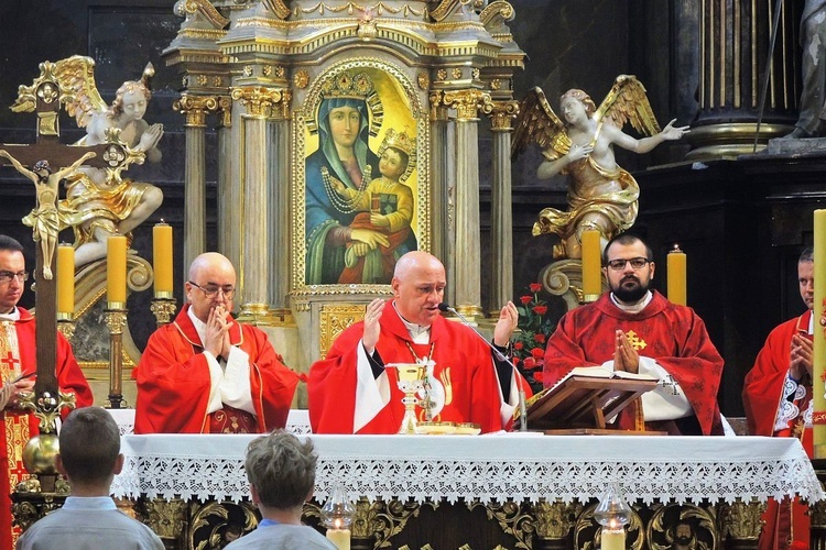 Inauguracja roku szkolnego z bp. Piotrem Gregerem w Cieszynie