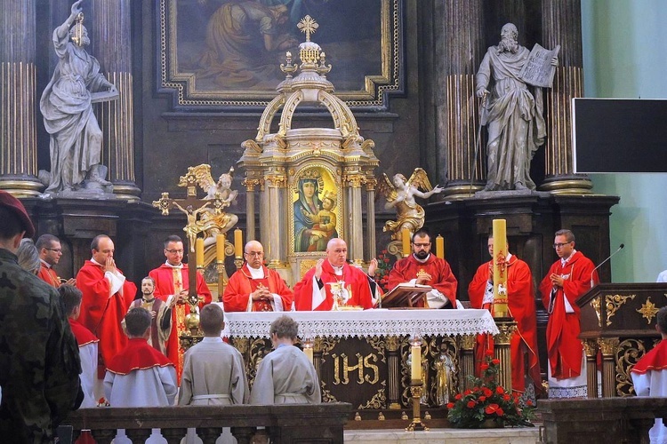 Inauguracja roku szkolnego z bp. Piotrem Gregerem w Cieszynie