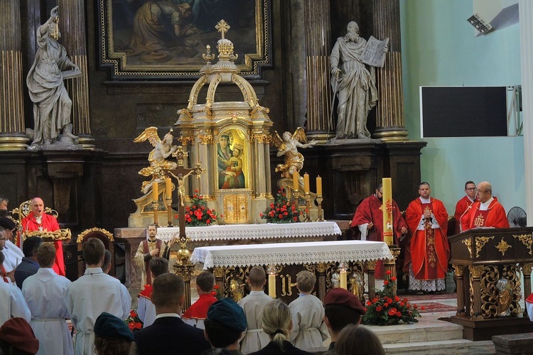 Inauguracja roku szkolnego z bp. Piotrem Gregerem w Cieszynie