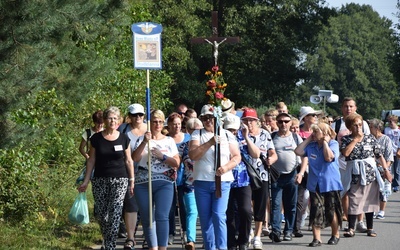 Do sanktuarium Matki Bożej Świętorodzinnej pielgrzymowało prawie 300 osób