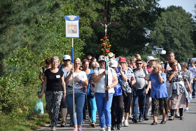 Do sanktuarium Matki Bożej Świętorodzinnej pielgrzymowało prawie 300 osób