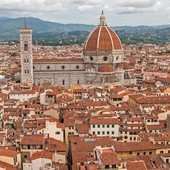 W centrum Florencji jeść można tylko idąc