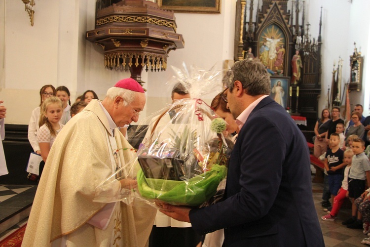 Otwarcie nowego budynku szkoły katolickiej w Kutnie