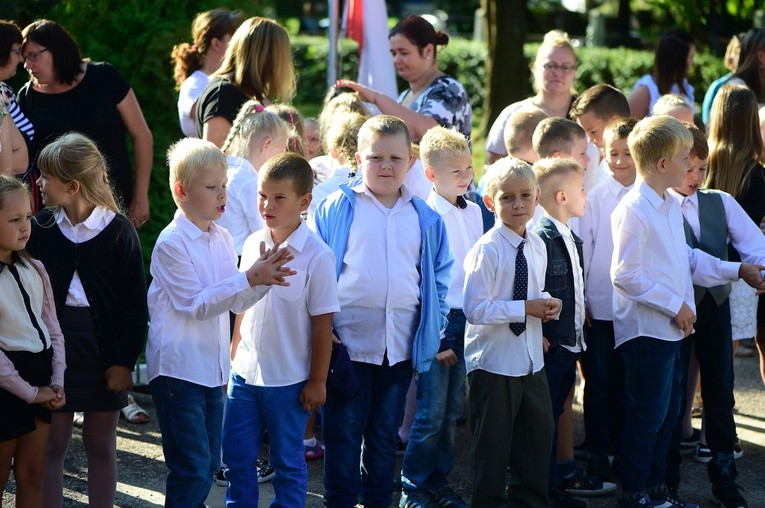Nowy sztandar szkoły w Butrynach