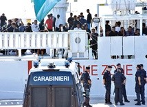 Napięcie sięgnęło zenitu, gdy do Katanii przypłynął statek Ubaldo Diciotti ze 177 imigrantami.