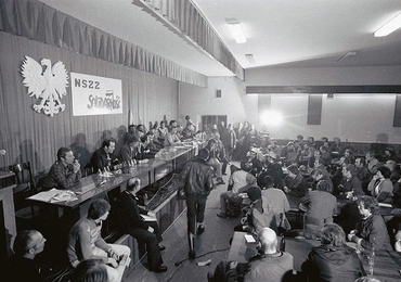 Obrady komitetu strajkowego w Hucie Warszawa, 29.11.1980.