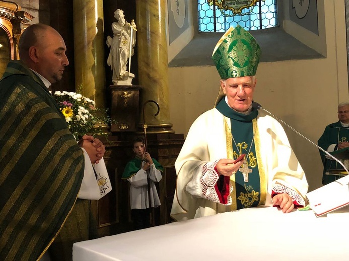 Instalacja nowego proboszcza w Stroniu Śląskim