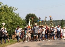 W ubiegłym roku statyści stworzyli na potrzeby filmu grupę pątników, włączając się w pieszą pielgrzymkę diecezji radomskiej na Jasną Górę