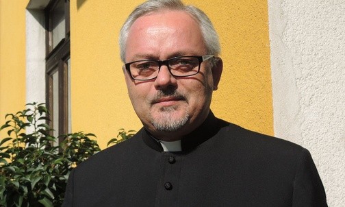 Inwałdzki proboszcz ks. Piotr Liptak