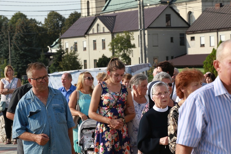 Procesja maryjna w Odporyszowie