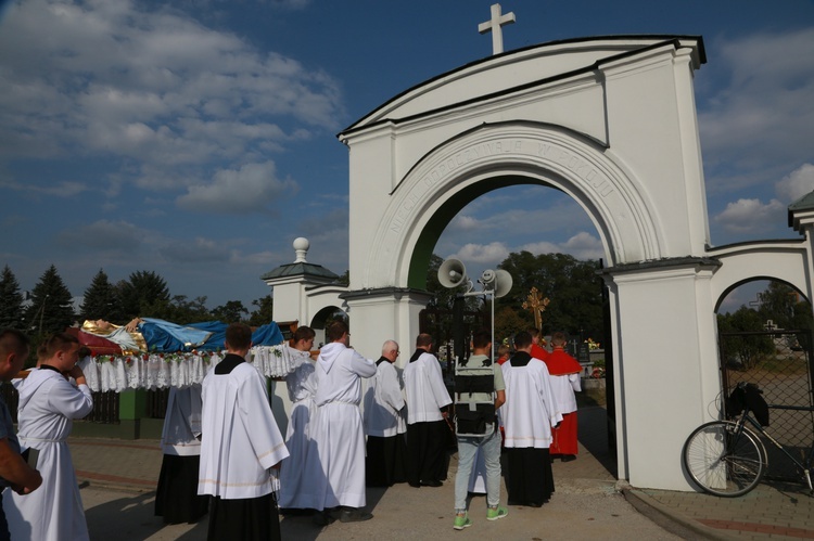 Procesja maryjna w Odporyszowie