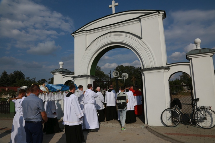 Procesja maryjna w Odporyszowie