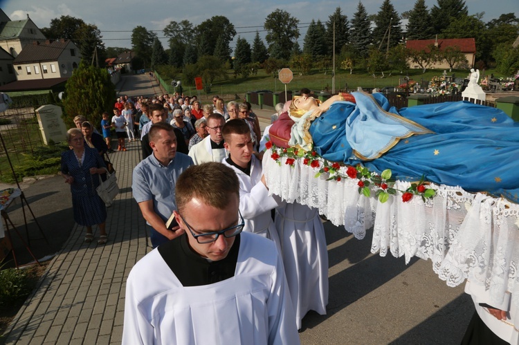 Procesja maryjna w Odporyszowie