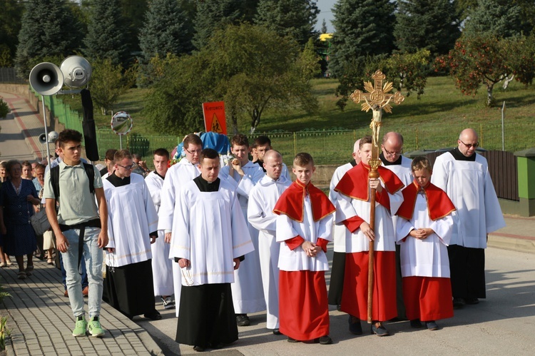 Procesja maryjna w Odporyszowie