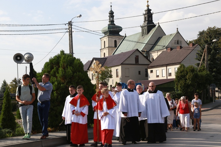 Procesja maryjna w Odporyszowie