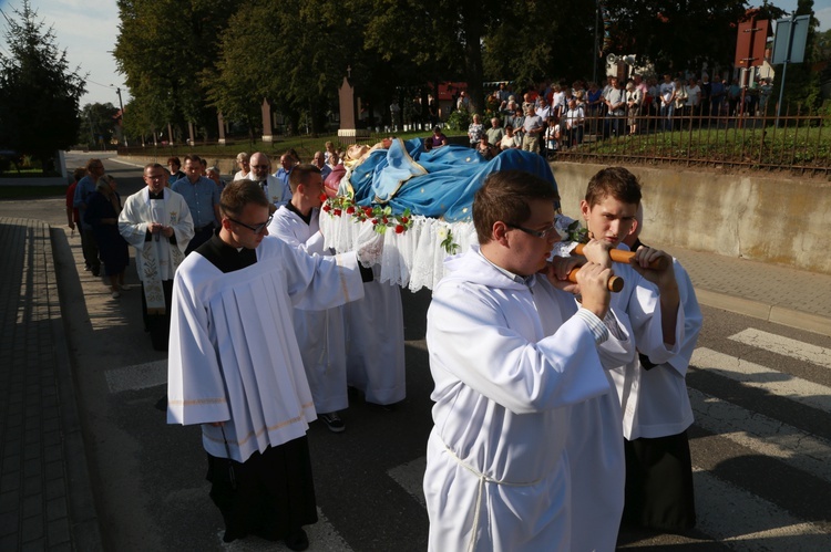 Procesja maryjna w Odporyszowie