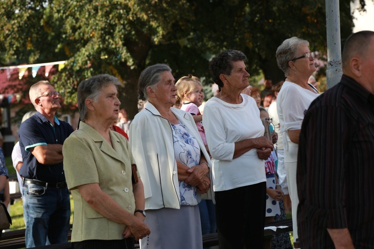 Procesja maryjna w Odporyszowie