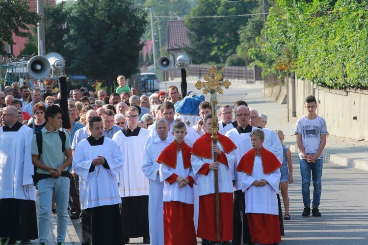 Procesja maryjna w Odporyszowie