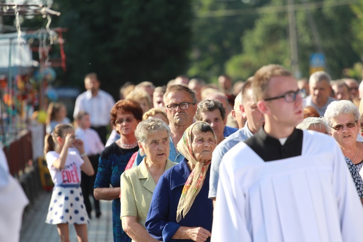 Procesja maryjna w Odporyszowie