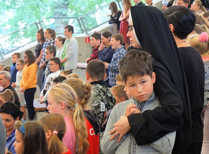 Młodzi w amfiteatrze pod Grojcem w Żywcu 2018