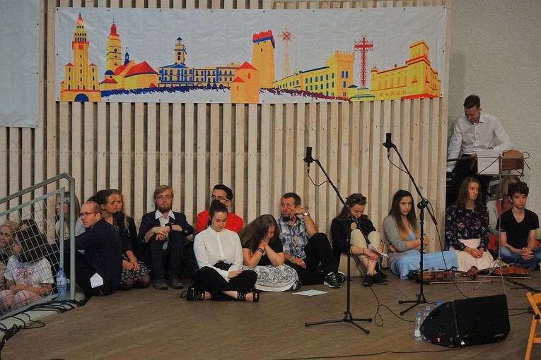 Młodzi w amfiteatrze pod Grojcem w Żywcu 2018