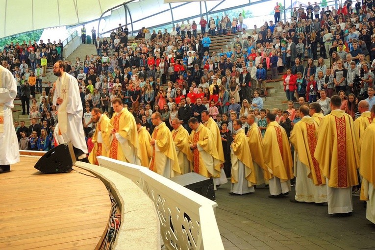 Młodzi w amfiteatrze pod Grojcem w Żywcu 2018