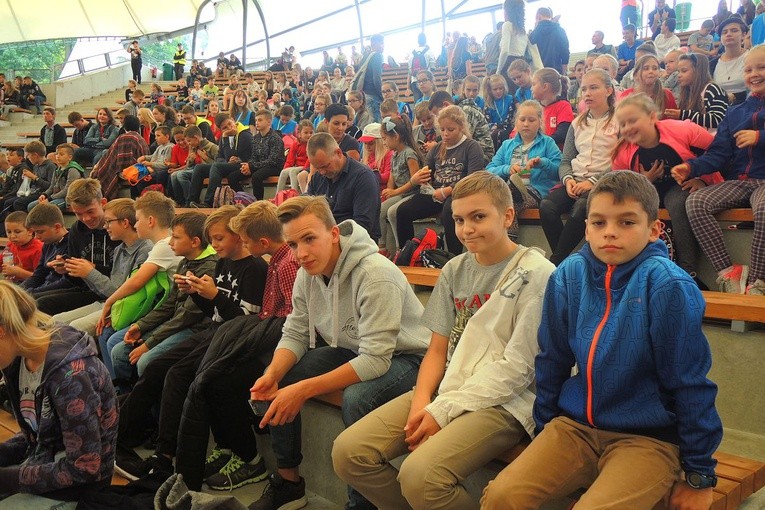 Młodzi w amfiteatrze pod Grojcem w Żywcu 2018