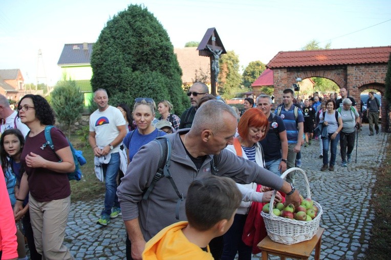 Pielgrzymka ze Świebodzina do Rokitna