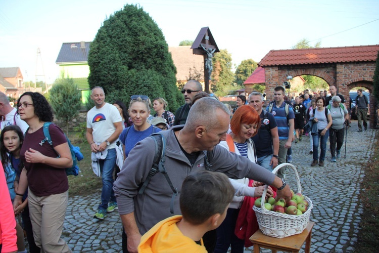 Pielgrzymka ze Świebodzina do Rokitna