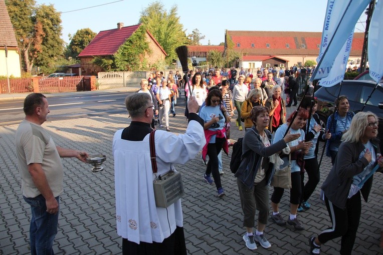 Pielgrzymka ze Świebodzina do Rokitna