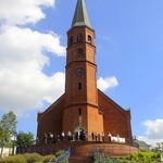 Sanktuarium Matki Bożej Jutrzenki Nadziei pełne wiernych