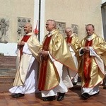 Sanktuarium Matki Bożej Jutrzenki Nadziei pełne wiernych